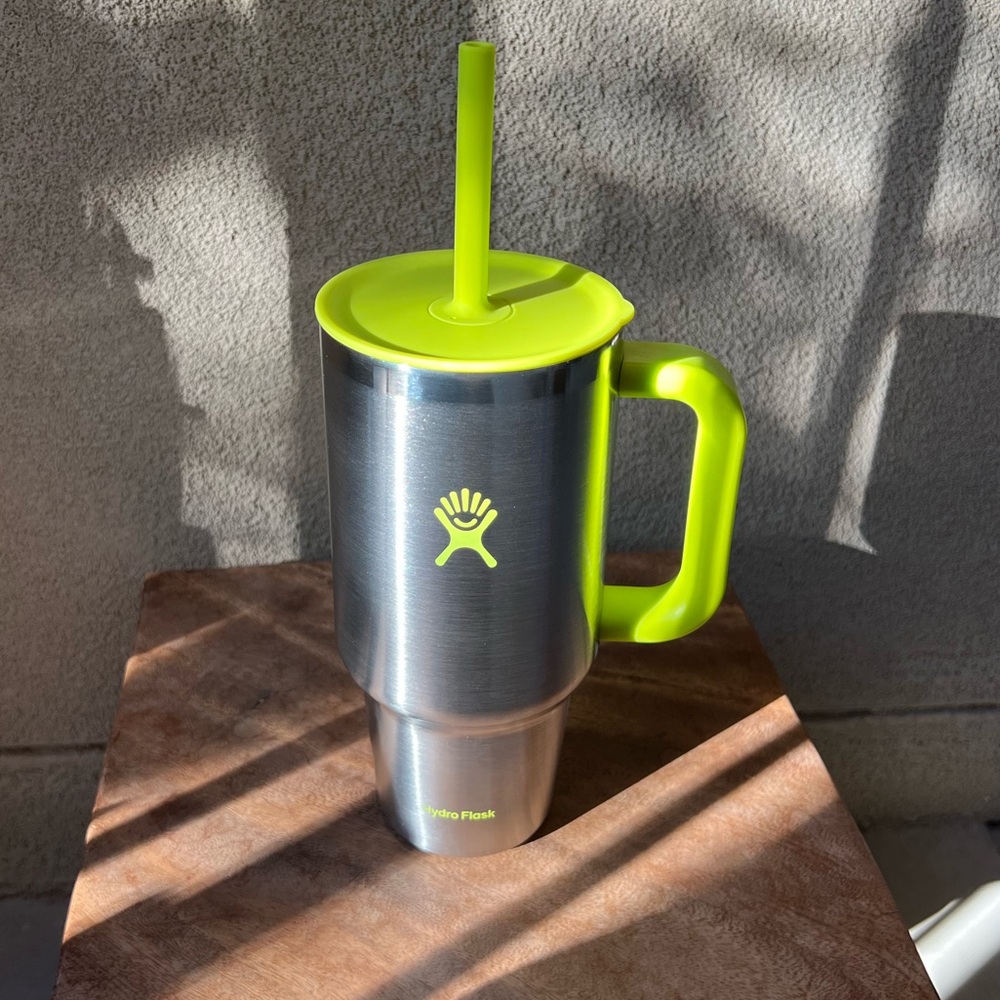 32 oz Travel Tumbler Hydro Flask Water Bottle Silver and Neon Green